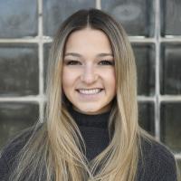 Madeline Medby Headshot